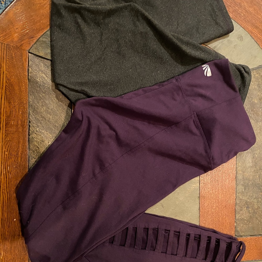 2 pair of leggings size M